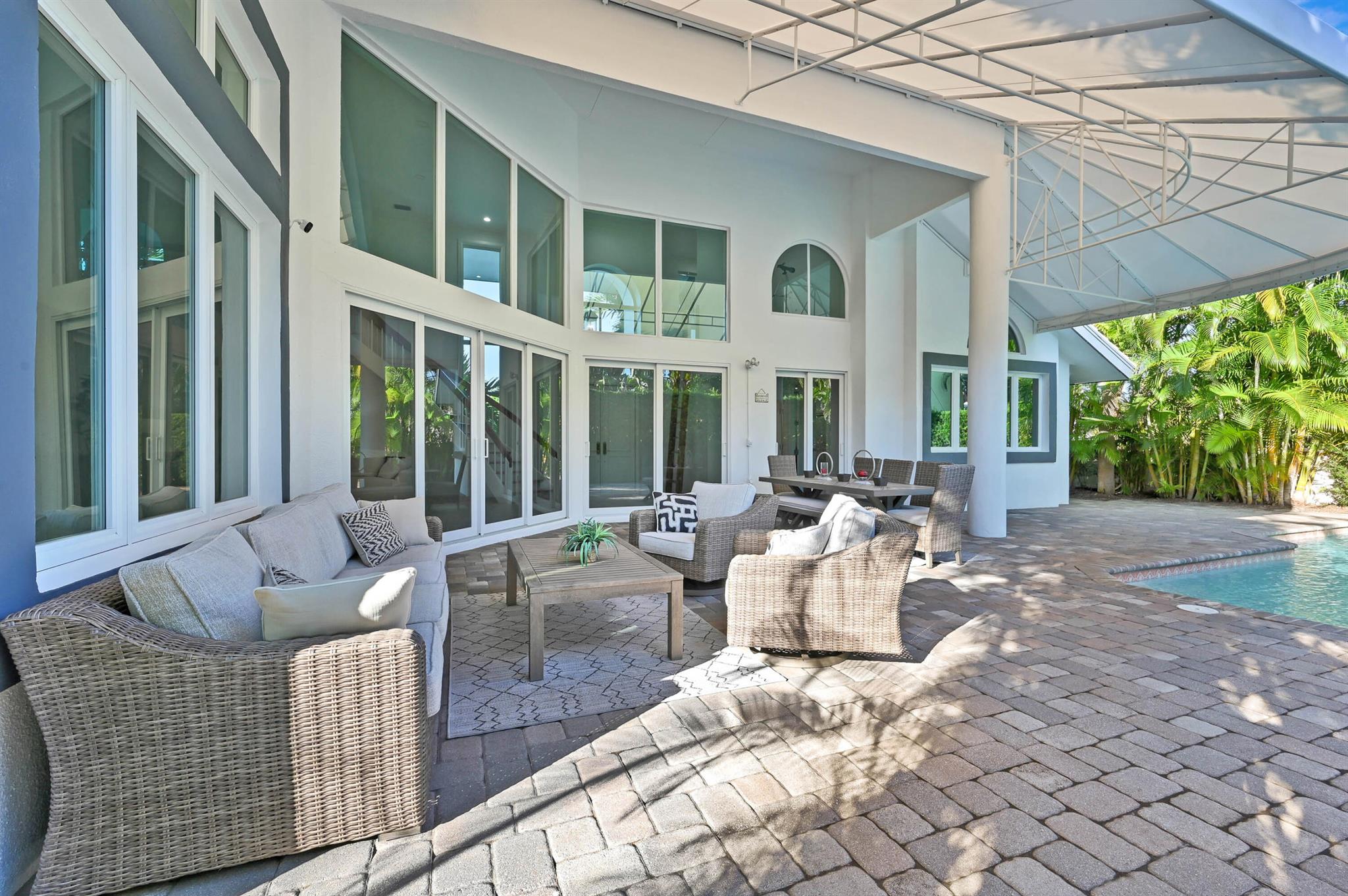 TROPICAL SHORES - Residential