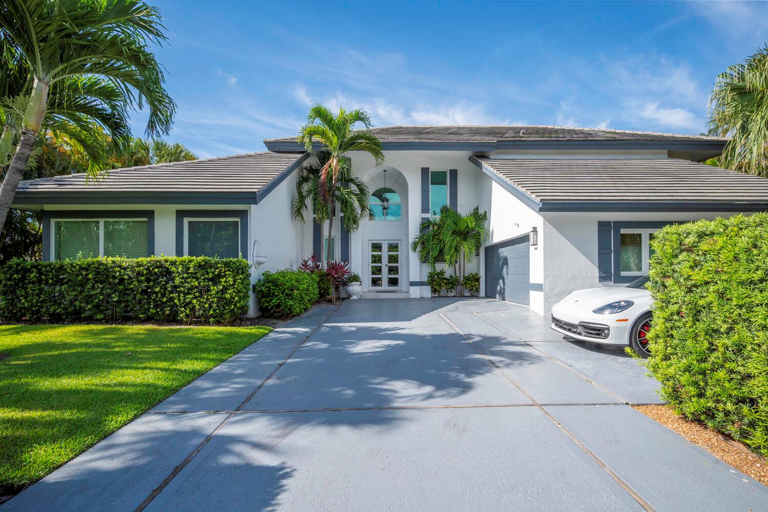 TROPICAL SHORES - Residential