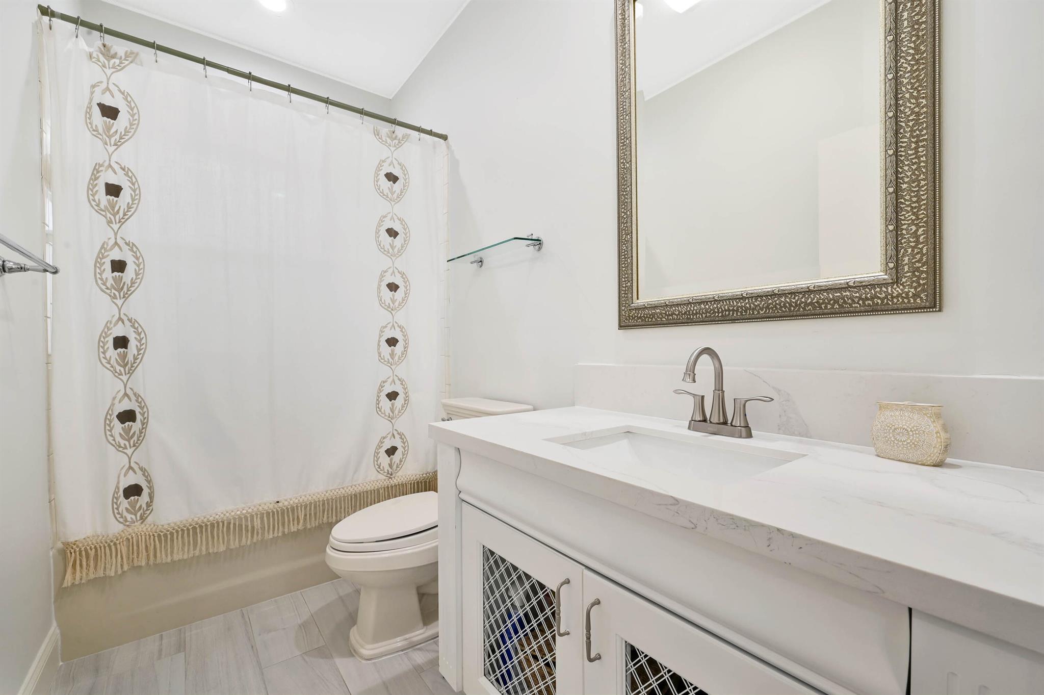 TROPICAL SHORES - Residential