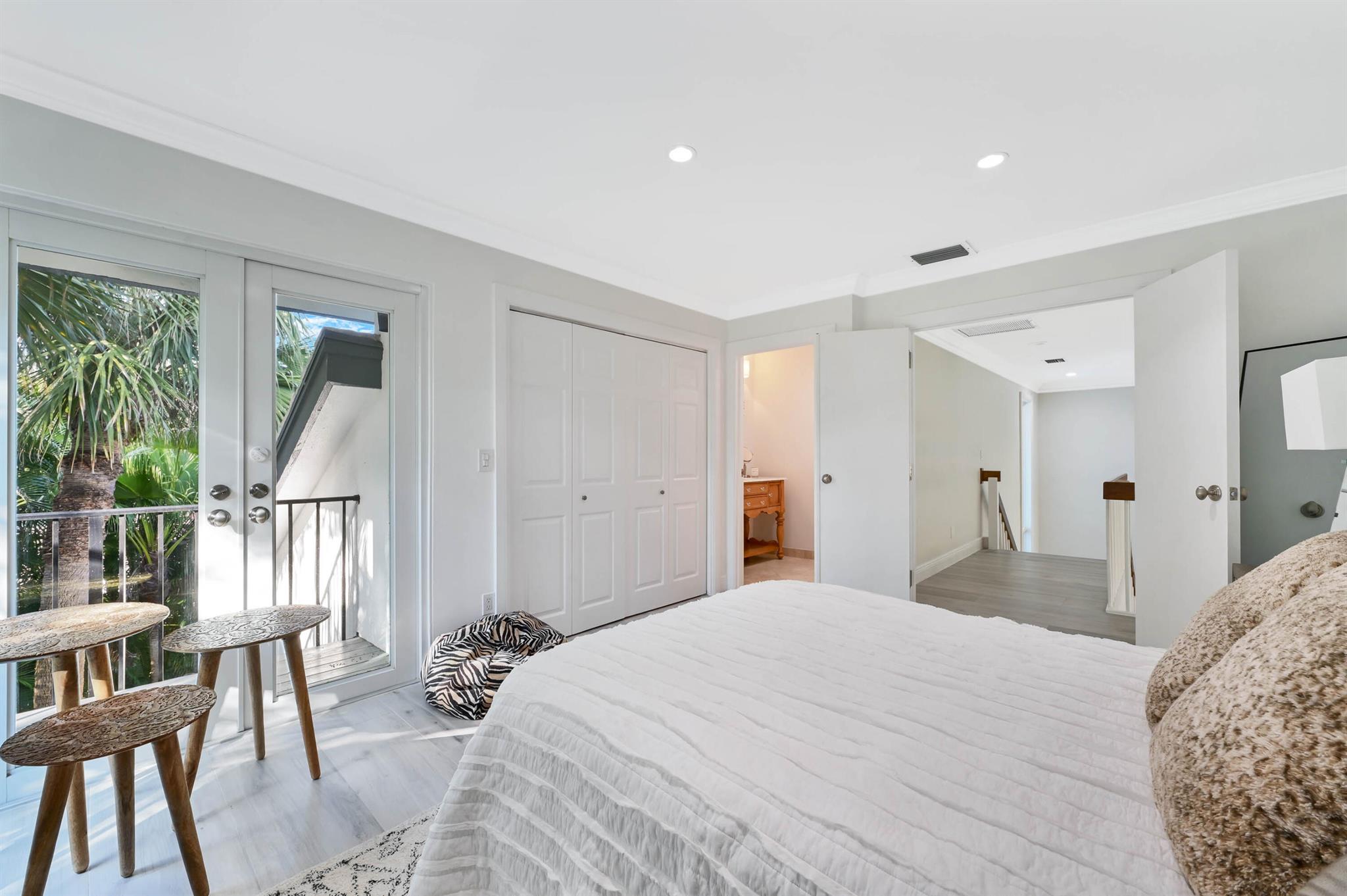 TROPICAL SHORES - Residential