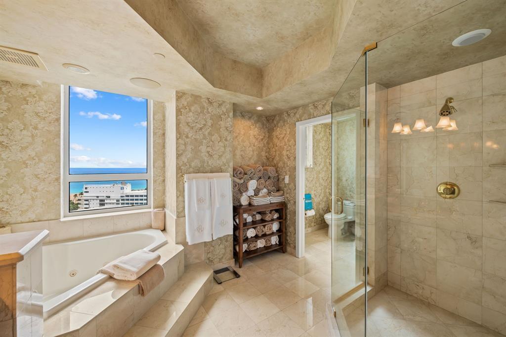 HARBOURAGE PLACE CONDO - Residential