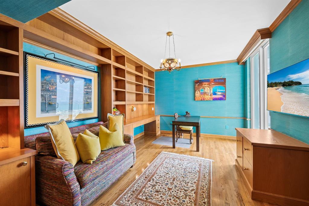 HARBOURAGE PLACE CONDO - Residential