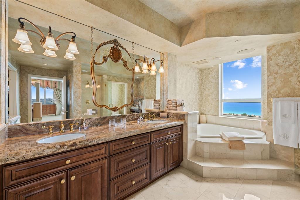 HARBOURAGE PLACE CONDO - Residential