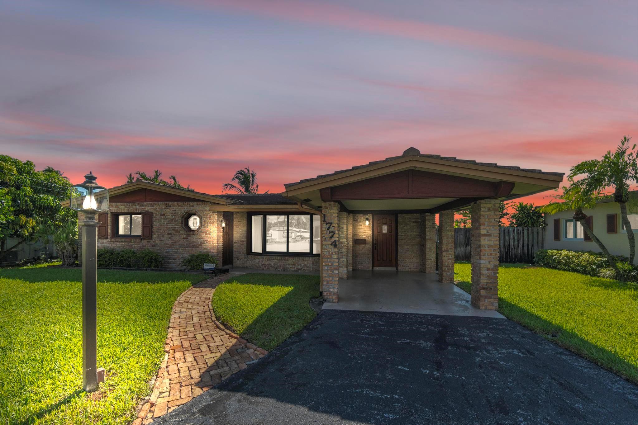 1774 NW 39th Pl