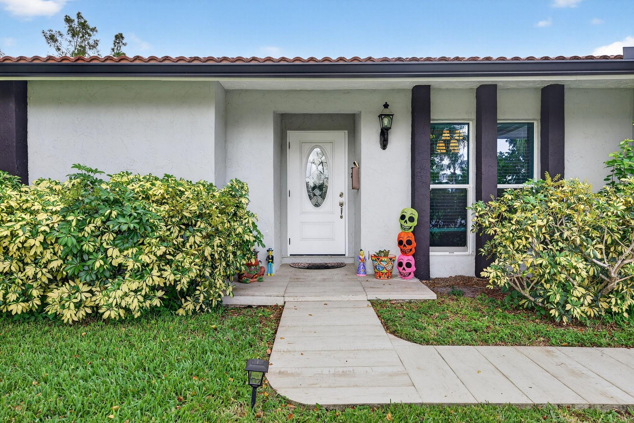 10775 NW 40th St
