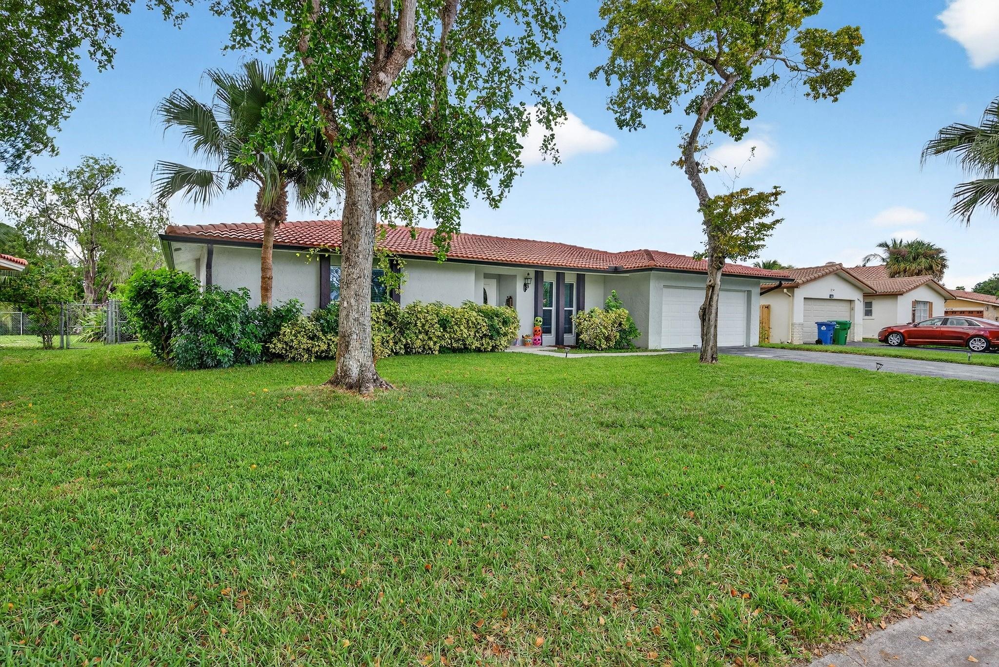 10775 NW 40th St