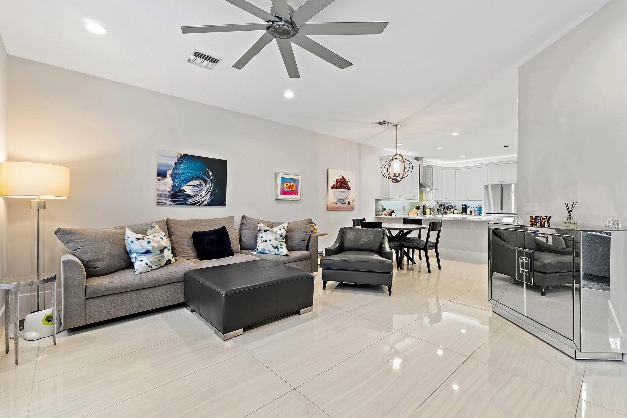 OAK HARBOUR 3 - Residential