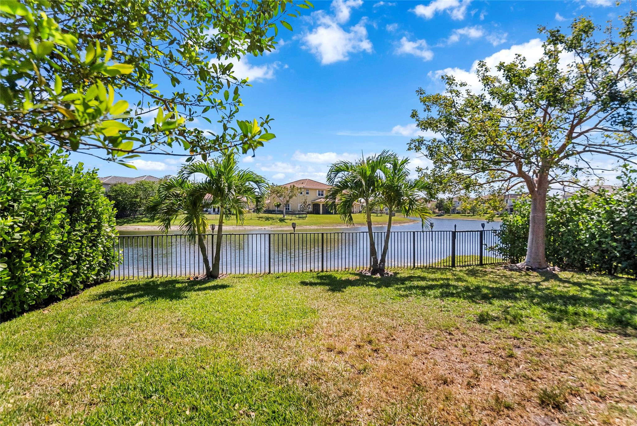 MiraLago - Residential