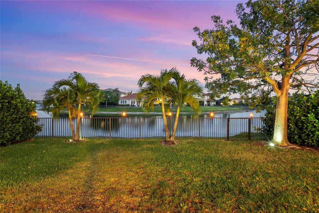 Photo of 8550 Lakeside Bend, Parkland, FL 33076 (MLS # F10551394)