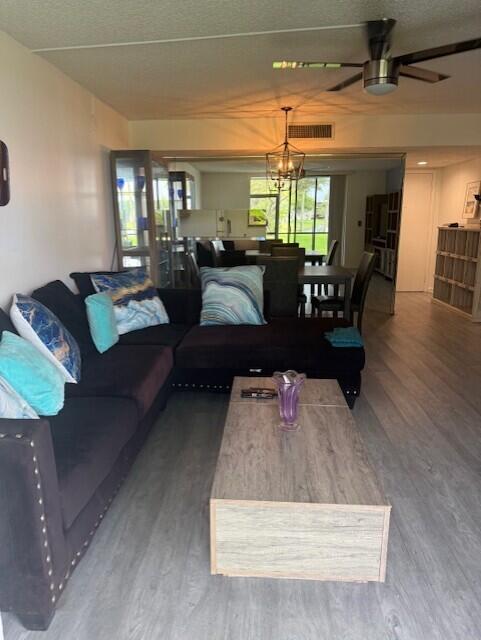 LAS VERDES - Residential