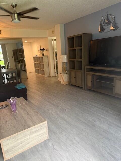 LAS VERDES - Residential