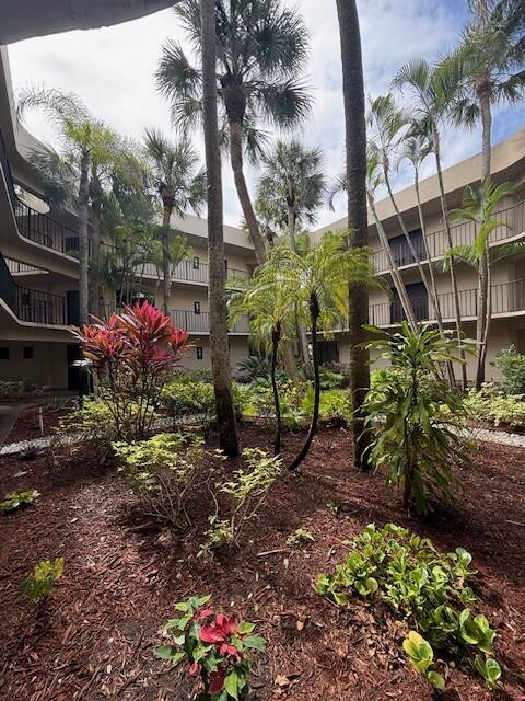 5220 Las Verdes Circle 108