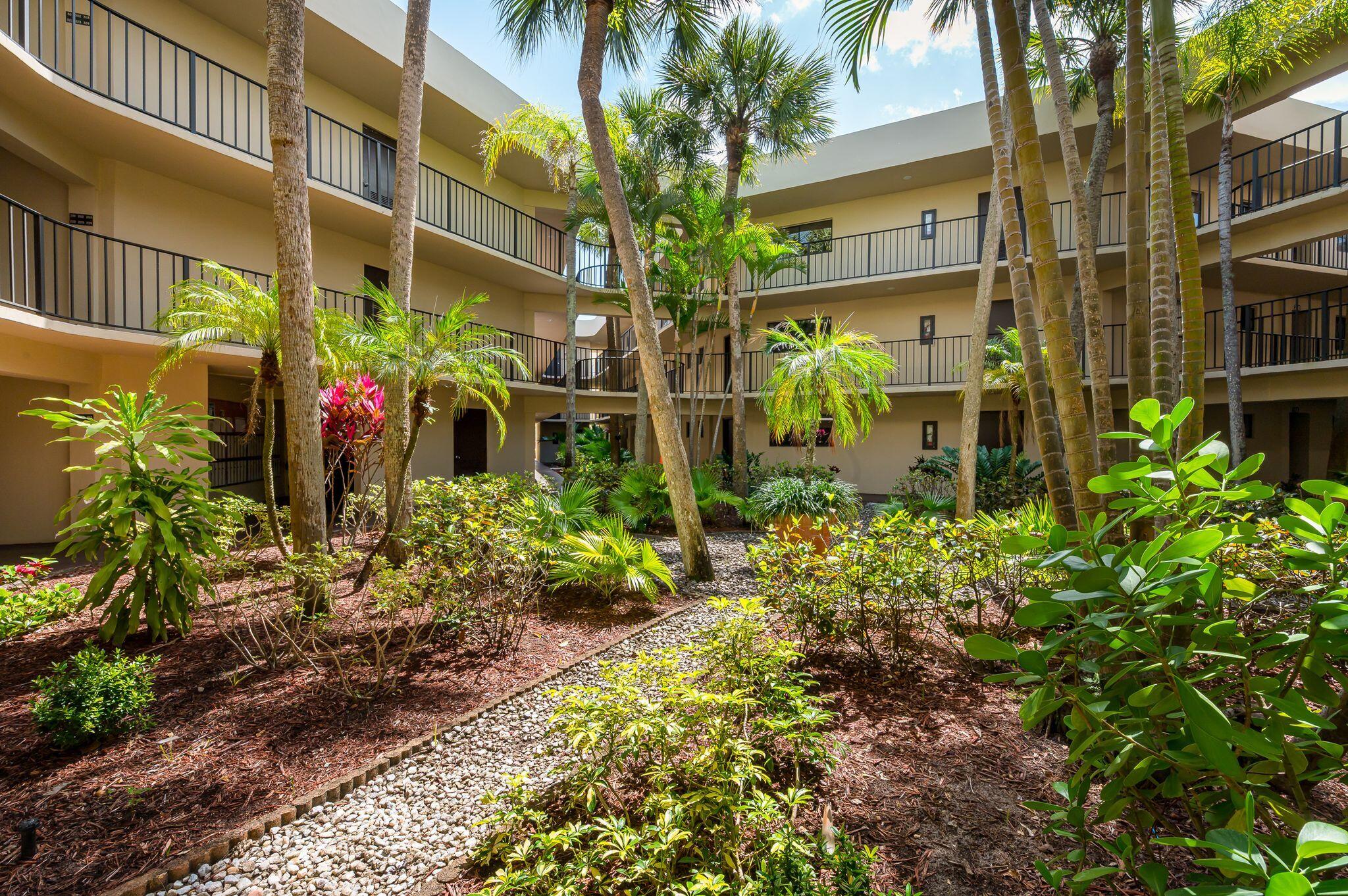 5220 Las Verdes Circle 108