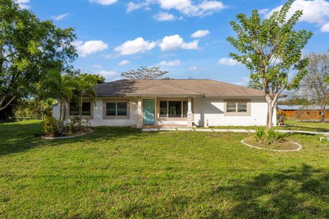 A home in Loxahatchee