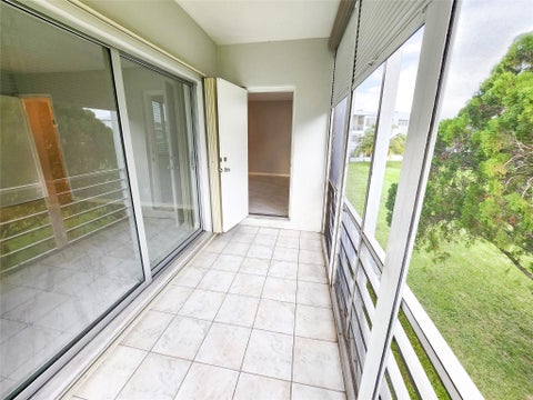 Tiny photo for 2300 PARK Lane #216, Hollywood, FL 33021 (MLS # B26082898)