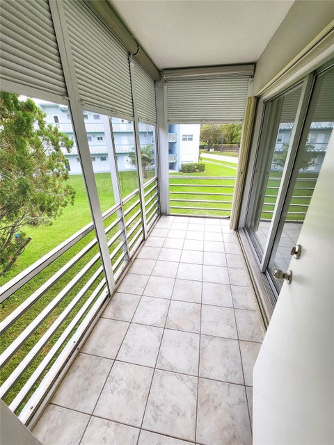 Tiny photo for 2300 PARK Lane #216, Hollywood, FL 33021 (MLS # B26082898)
