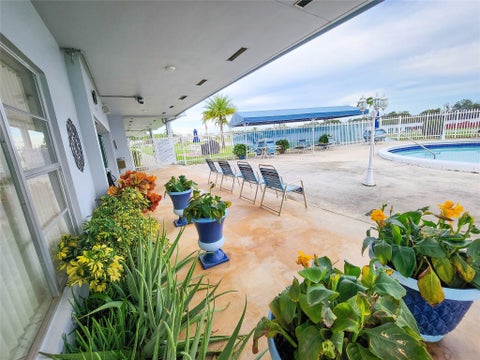 Tiny photo for 2300 PARK Lane #216, Hollywood, FL 33021 (MLS # B26082898)