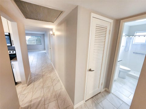 Tiny photo for 2300 PARK Lane #216, Hollywood, FL 33021 (MLS # B26082898)
