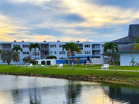 Tiny photo for 2300 PARK Lane #216, Hollywood, FL 33021 (MLS # B26082898)