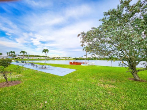 Tiny photo for 2300 PARK Lane #216, Hollywood, FL 33021 (MLS # B26082898)