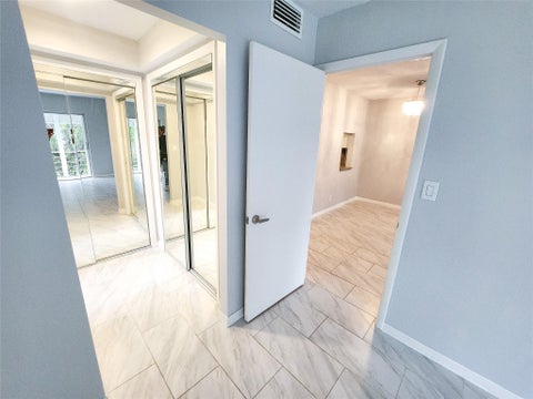 Tiny photo for 2300 PARK Lane #216, Hollywood, FL 33021 (MLS # B26082898)