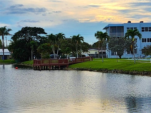 Tiny photo for 2300 PARK Lane #216, Hollywood, FL 33021 (MLS # B26082898)