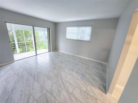 Tiny photo for 2300 PARK Lane #216, Hollywood, FL 33021 (MLS # B26082898)