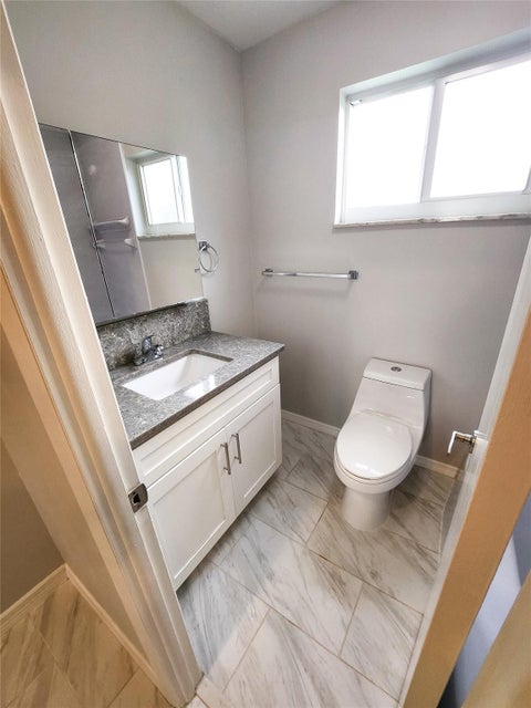 Tiny photo for 2300 PARK Lane #216, Hollywood, FL 33021 (MLS # B26082898)