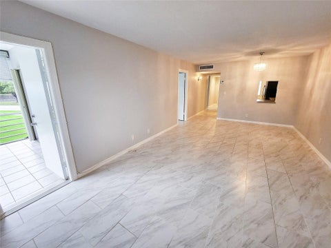 Tiny photo for 2300 PARK Lane #216, Hollywood, FL 33021 (MLS # B26082898)