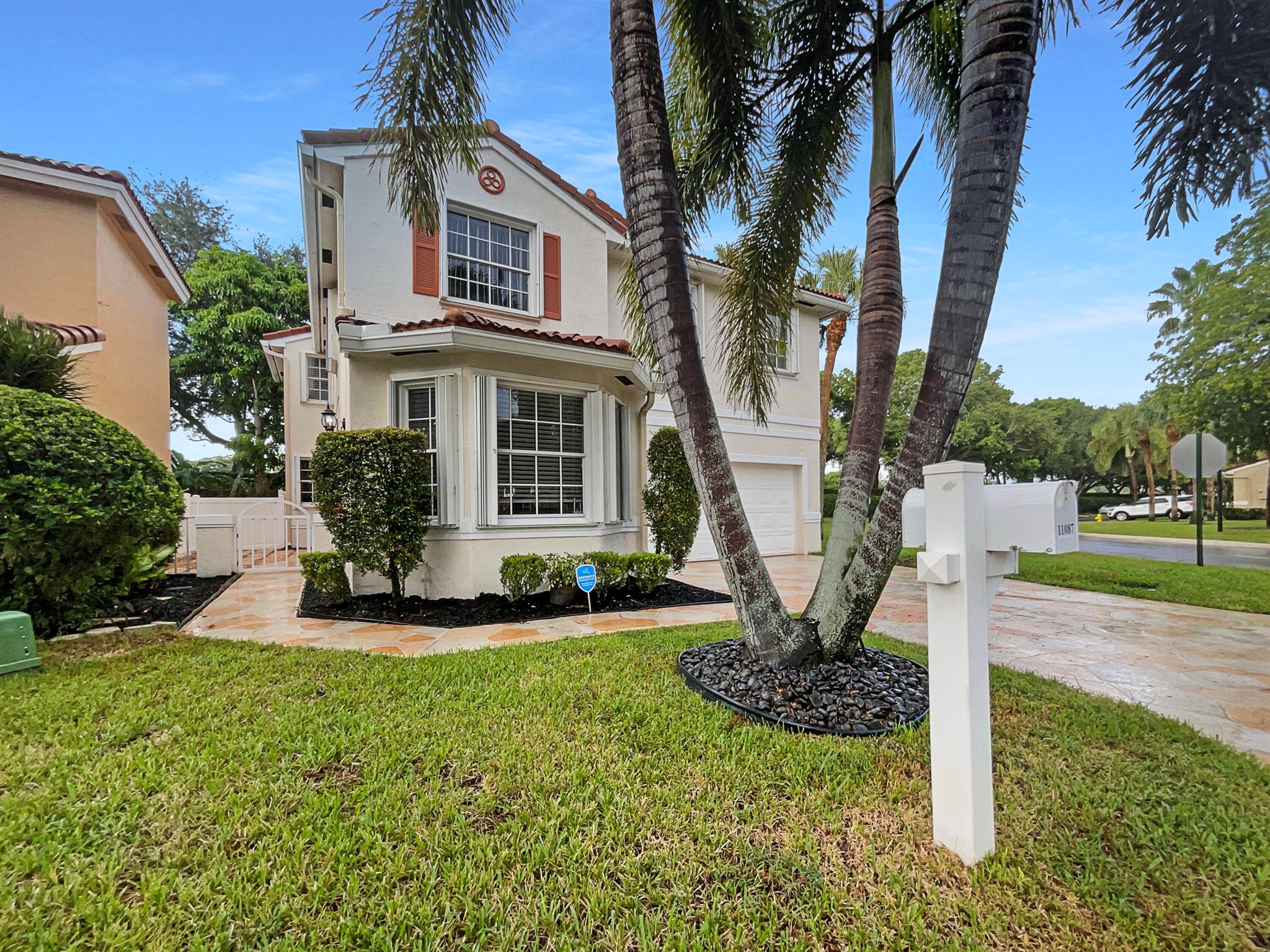 Seller may consider buyer concessions if made in an offer. Welcome to your dream home! This property boasts a spacious patio, perfect for outdoor entertaining, and a fenced-in backyard for added privacy. The kitchen is a chef's delight with an accent backsplash and all stainless steel appliances. The primary bathroom features a separate tub and shower, double sinks, and a walk-in closet in the primary bedroom. The home's neutral color paint scheme is complemented by fresh interior paint and partial flooring replacement. Come and see this beautiful home! 100-Day Home Warranty coverage available at closing
