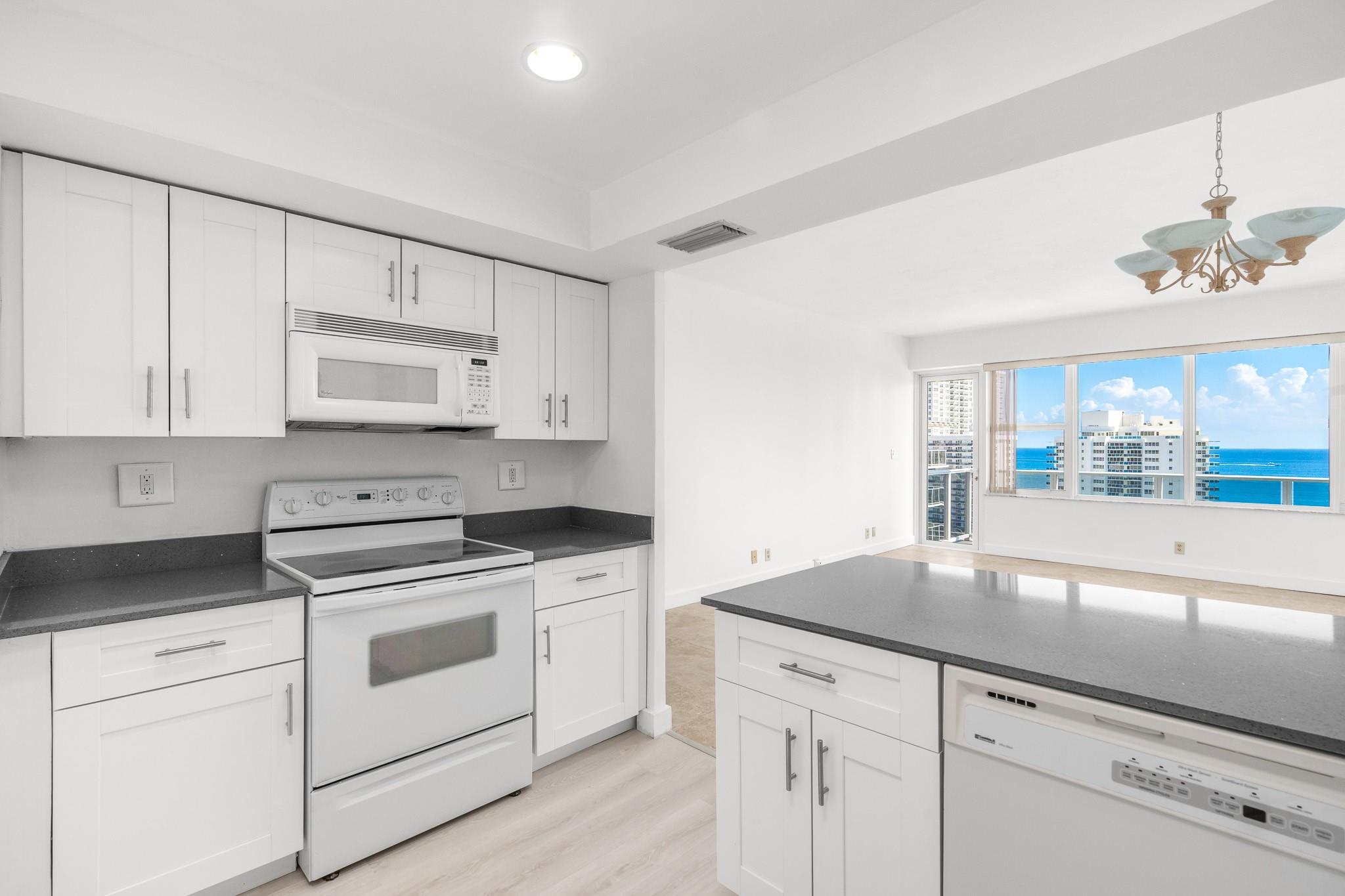 Coral Ridge Towers South - Residential