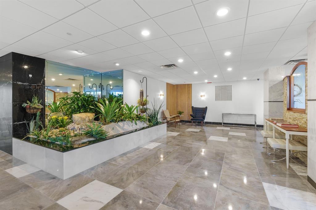 Coral Ridge Towers South - Residential