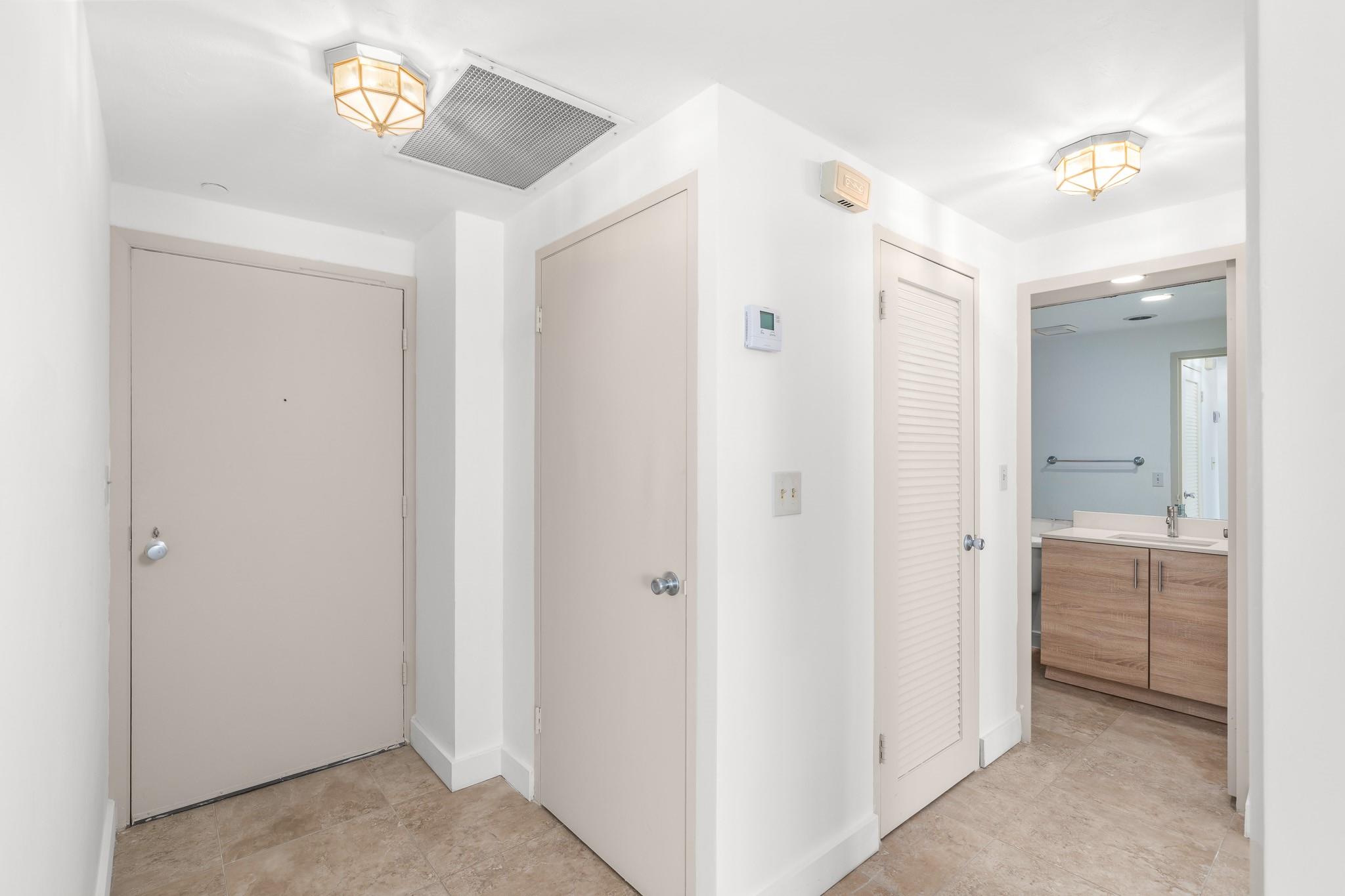 Coral Ridge Towers South - Residential