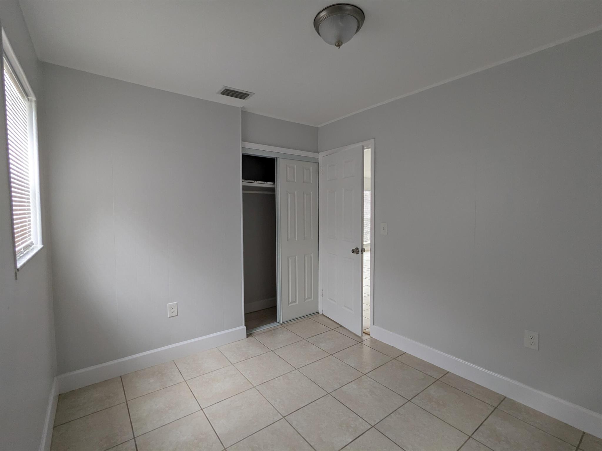 SEMINOLE MANOR PL 1 IN PB 25 PGS 164 TO 166 INC & - Residential Lease