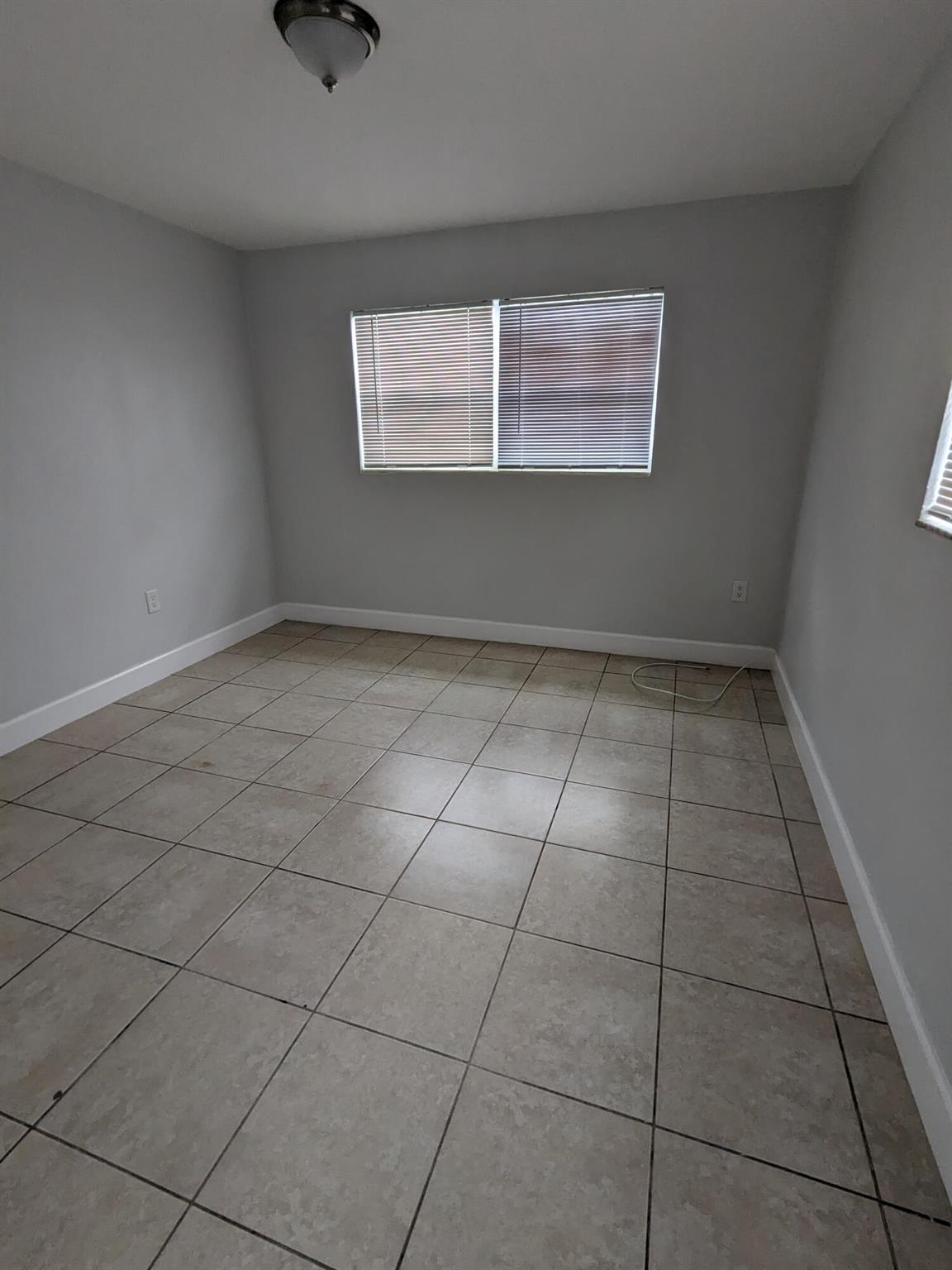 SEMINOLE MANOR PL 1 IN PB 25 PGS 164 TO 166 INC & - Residential Lease