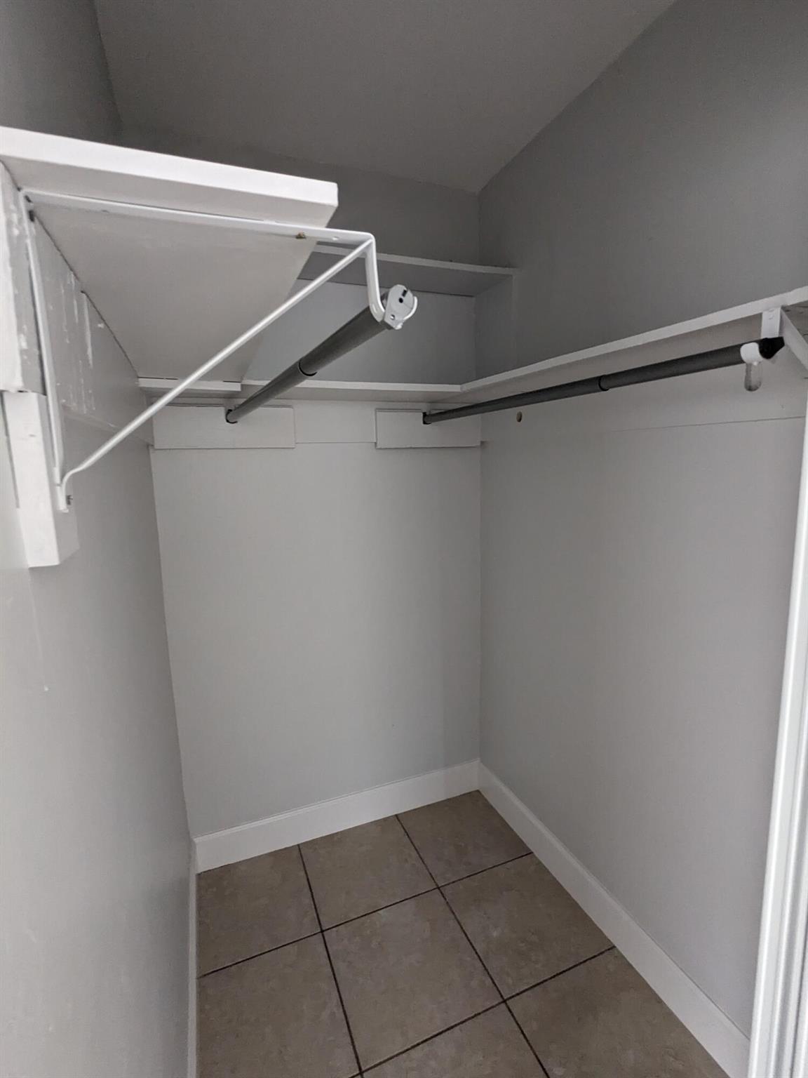 SEMINOLE MANOR PL 1 IN PB 25 PGS 164 TO 166 INC & - Residential Lease