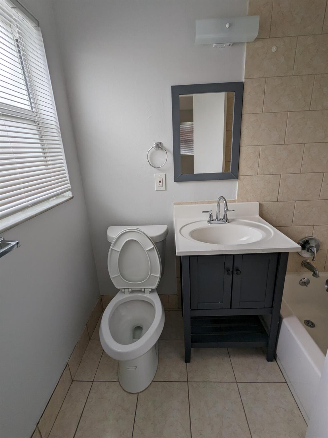 SEMINOLE MANOR PL 1 IN PB 25 PGS 164 TO 166 INC & - Residential Lease