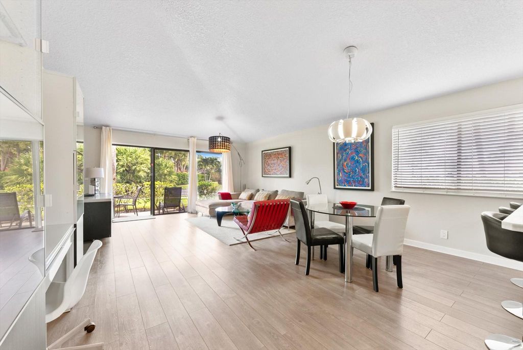 Photo of 842 Club Dr #842, Palm Beach Gardens, FL 33418 (MLS # F10538372)