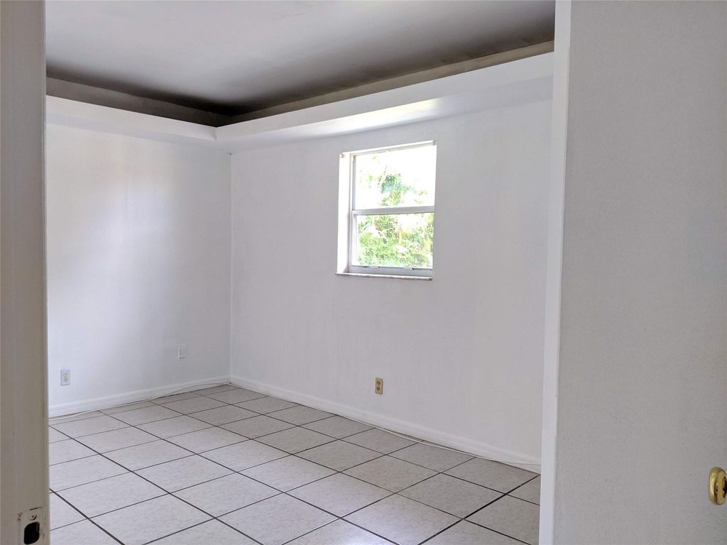 Photo of 5050 SW 40th Avenue #4, Dania Beach, FL 33314 (MLS # F10555977)