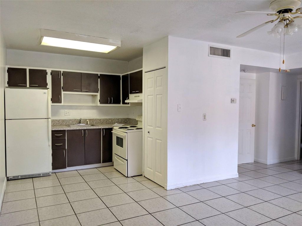 Photo of 5050 SW 40th Avenue #4, Dania Beach, FL 33314 (MLS # F10555977)