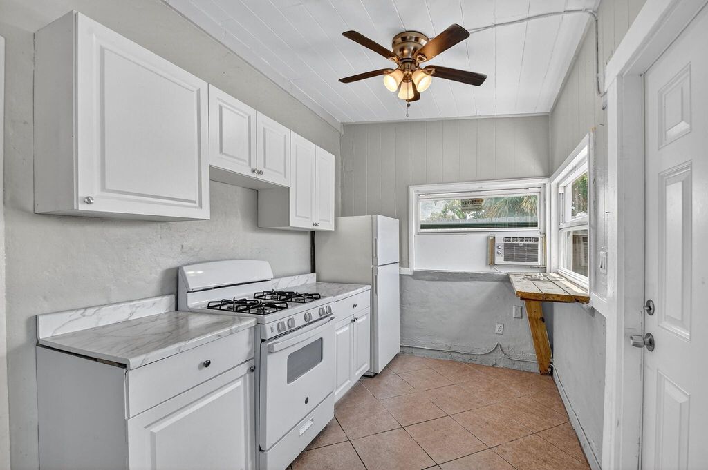 Photo of 412 Macy Street #Back House, West Palm Beach, FL 33405 (MLS # R11111173)