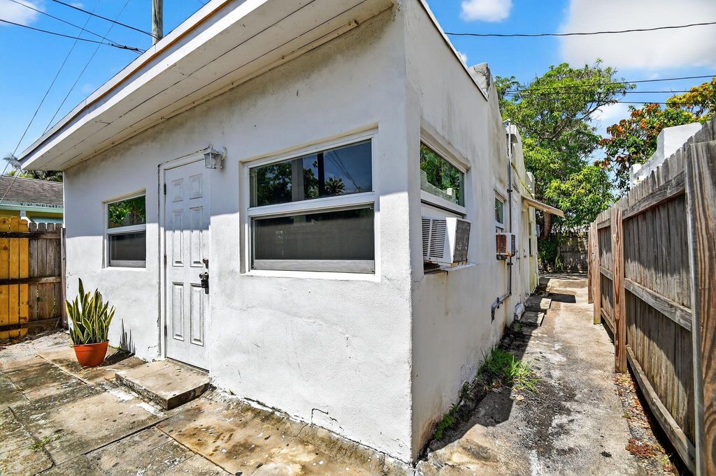 Photo of 412 Macy Street #Back House, West Palm Beach, FL 33405 (MLS # R11111173)