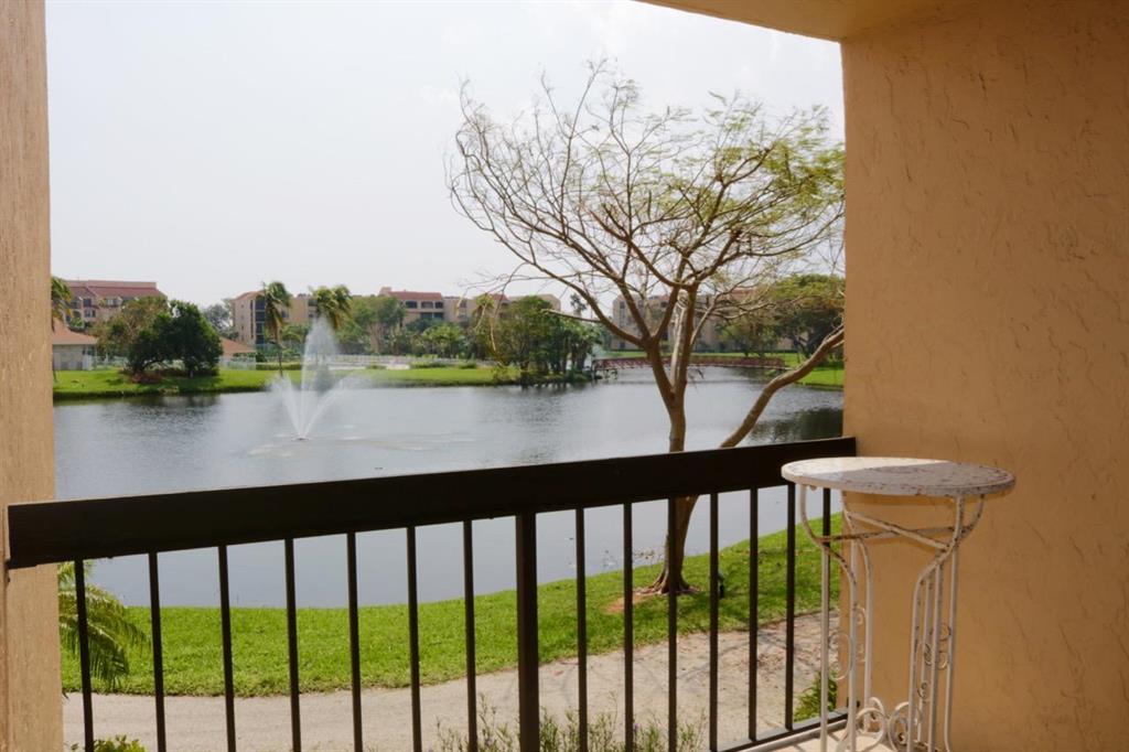 LAVERS DELRAY RACQUET CLUB CONDO - Residential Lease