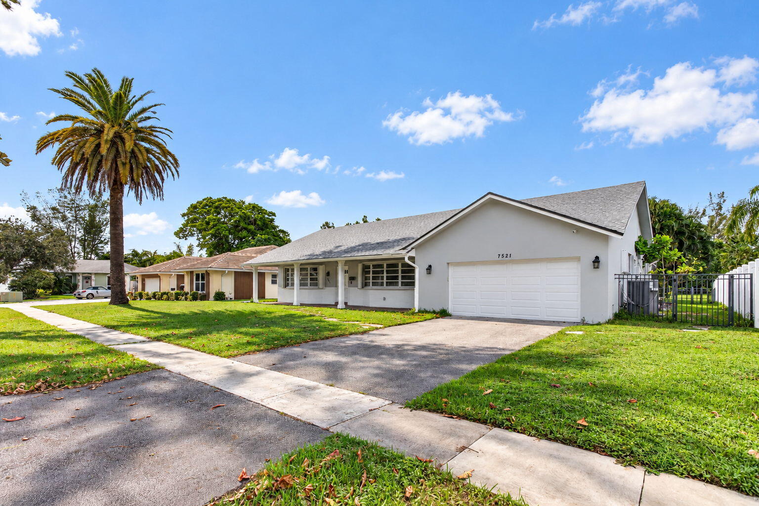 7521 SW 1ST Street