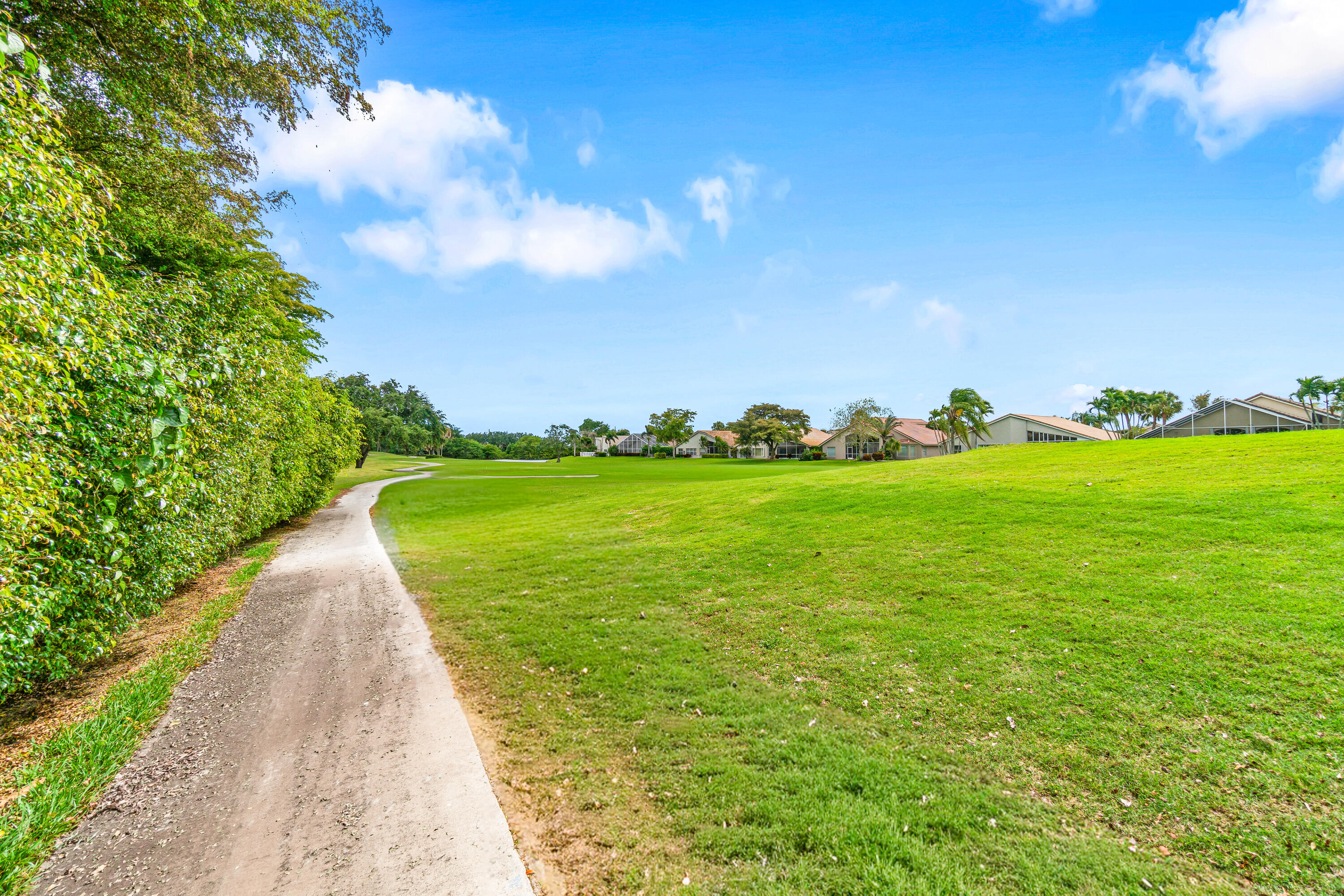 LAKERIDGE GREENS - Residential