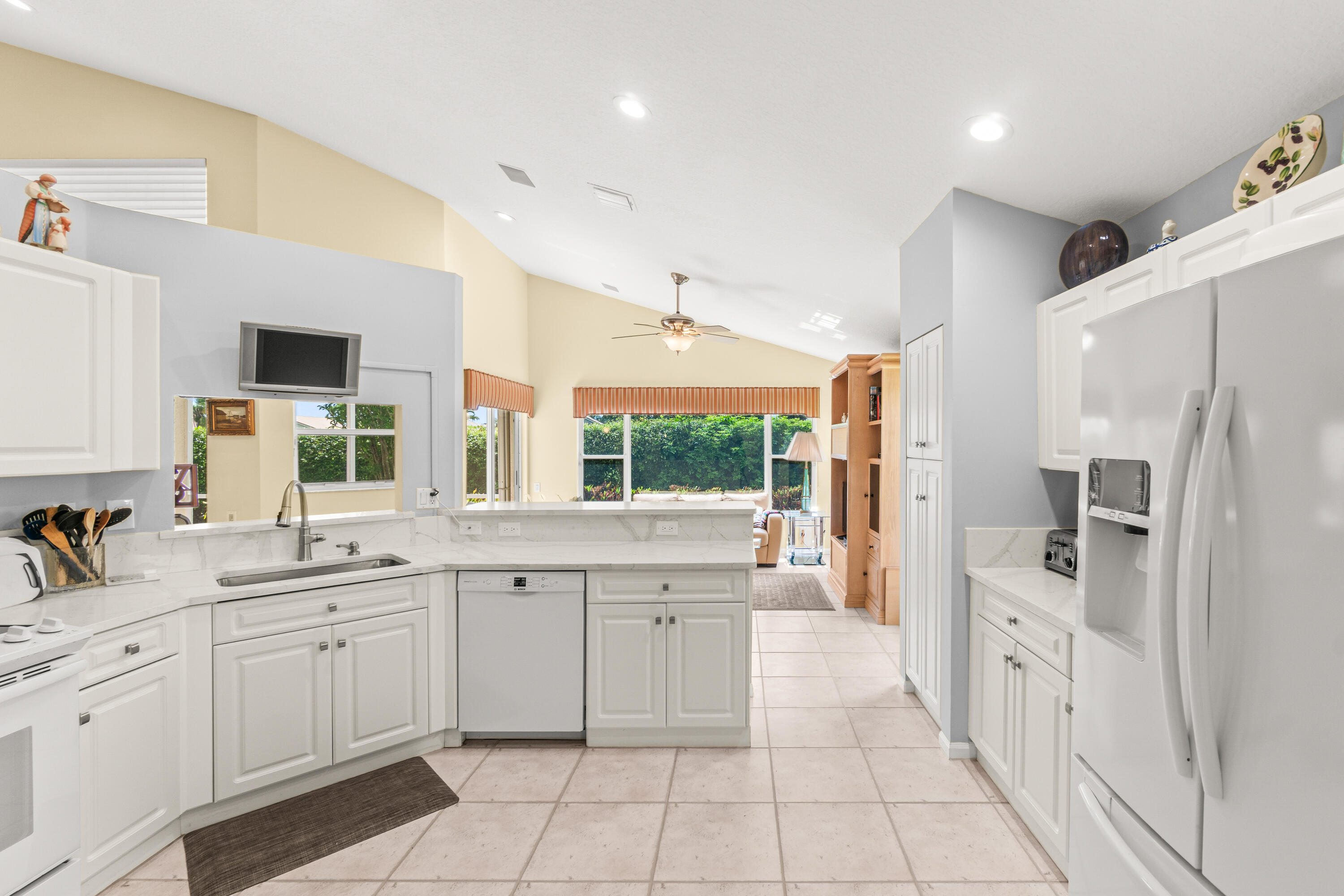 LAKERIDGE GREENS - Residential