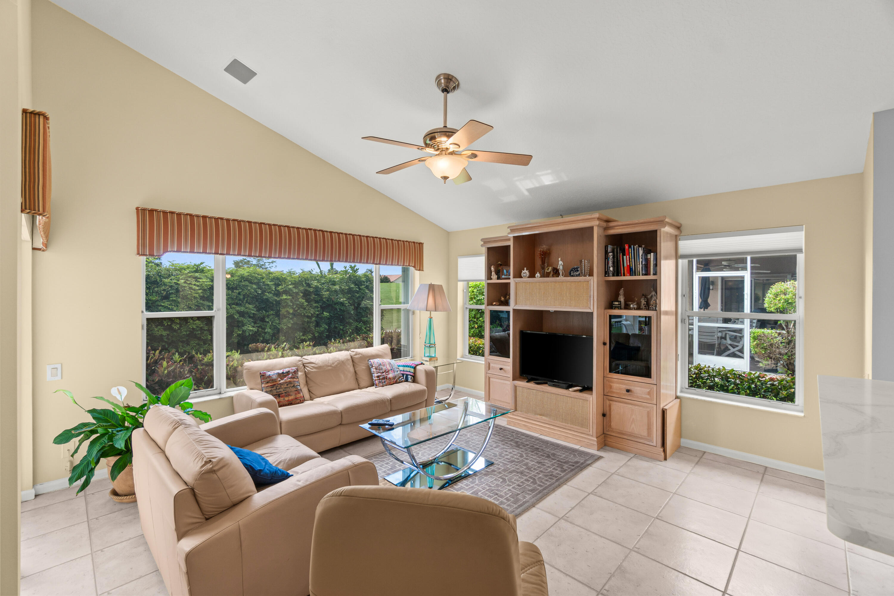 LAKERIDGE GREENS - Residential