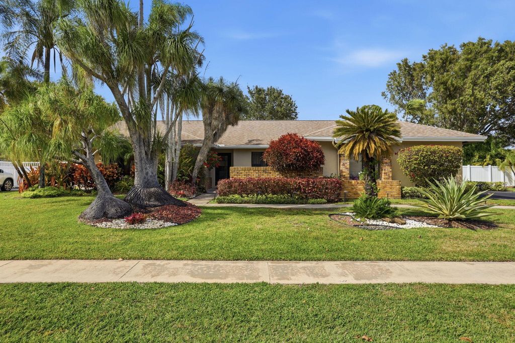 Photo of 18229 103rd Trail S, Boca Raton, FL 33498 (MLS # R11166070)