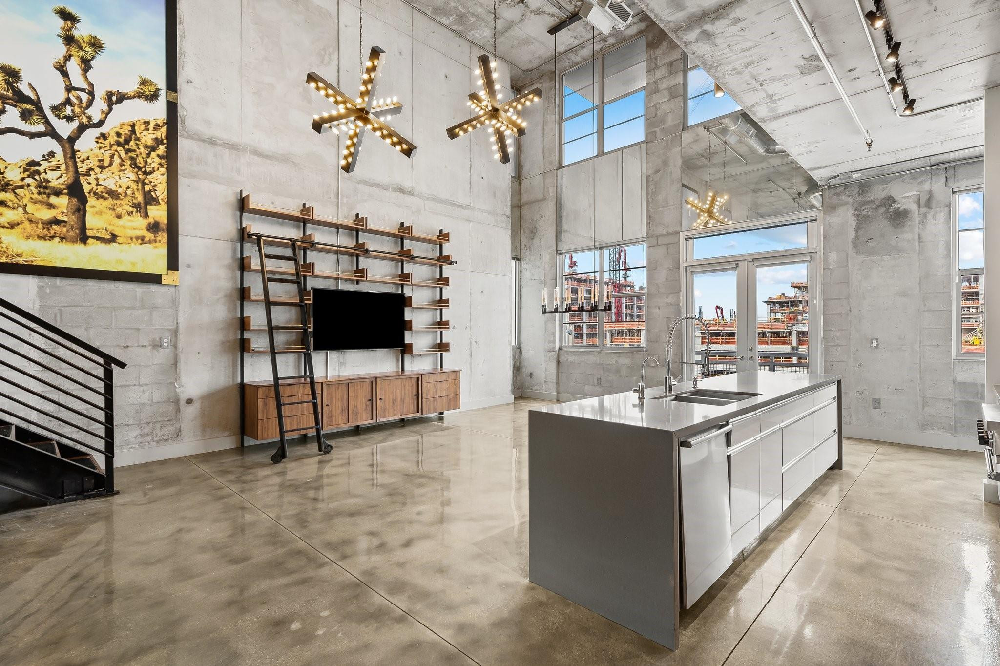 445 N Andrews Avenue 404