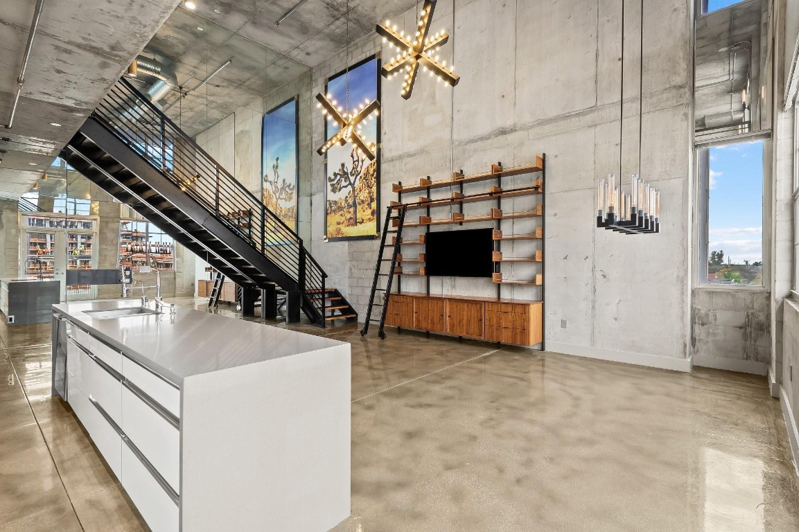 Avenue Lofts - Residential